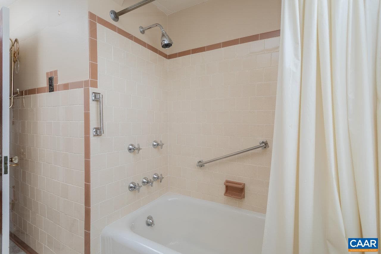 1104 N Coalter St photo 49