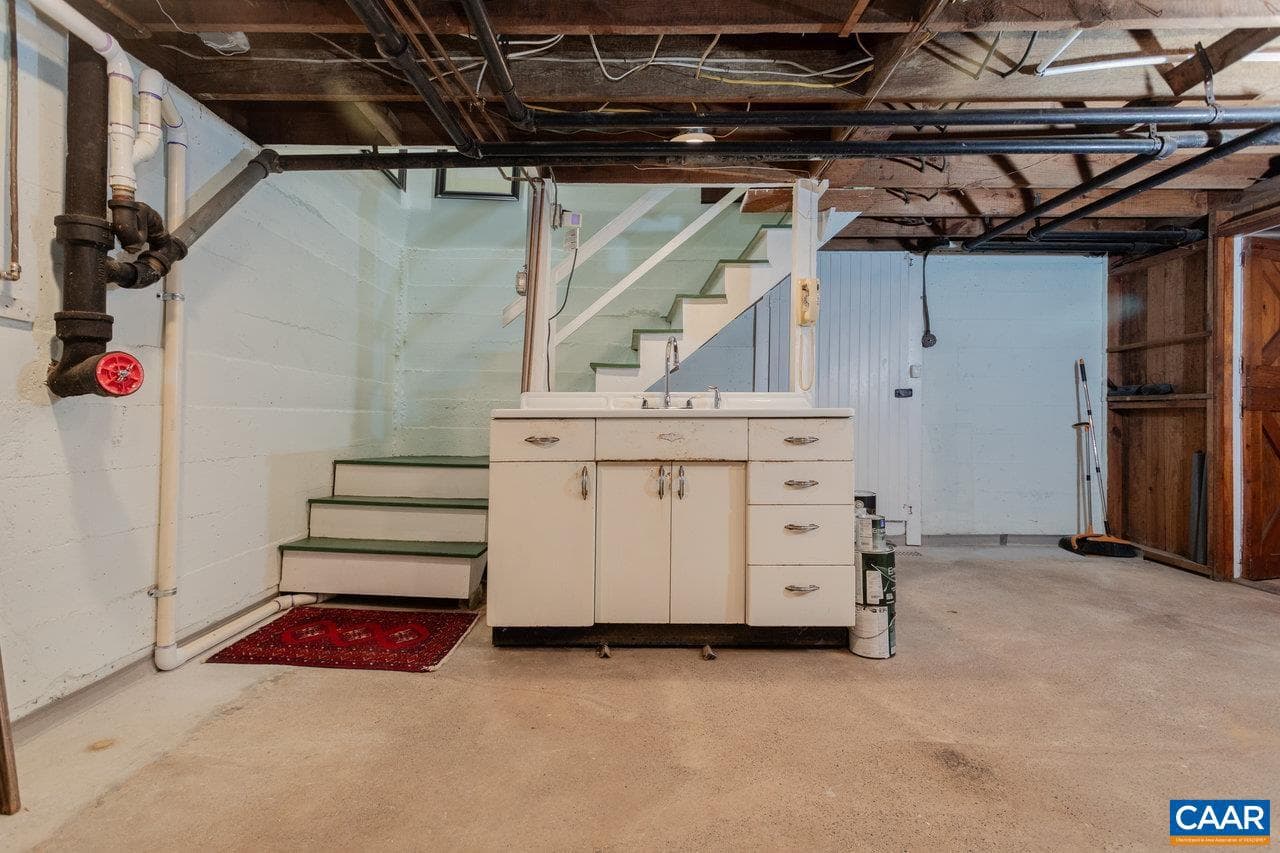 1104 N Coalter St photo 50
