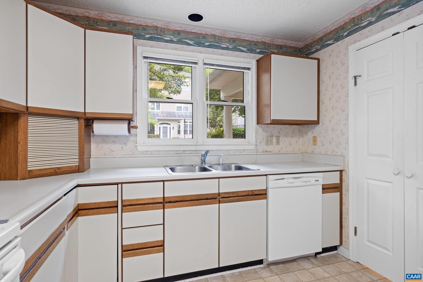 1184 Partridge Ln photo 8