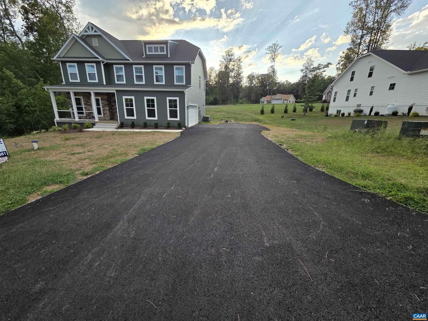 135 Fairview Dr photo 3