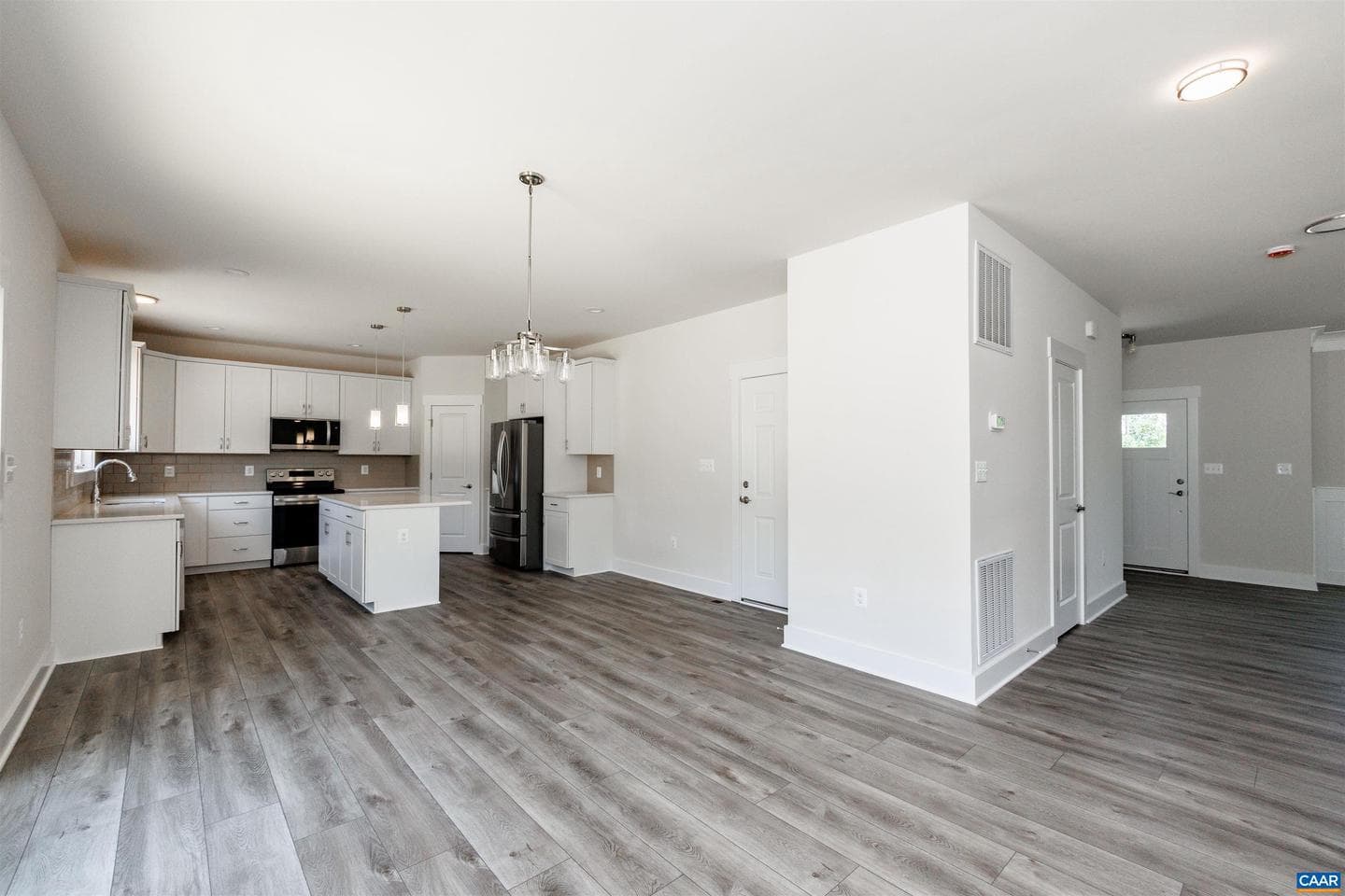 135 Fairview Dr photo 5