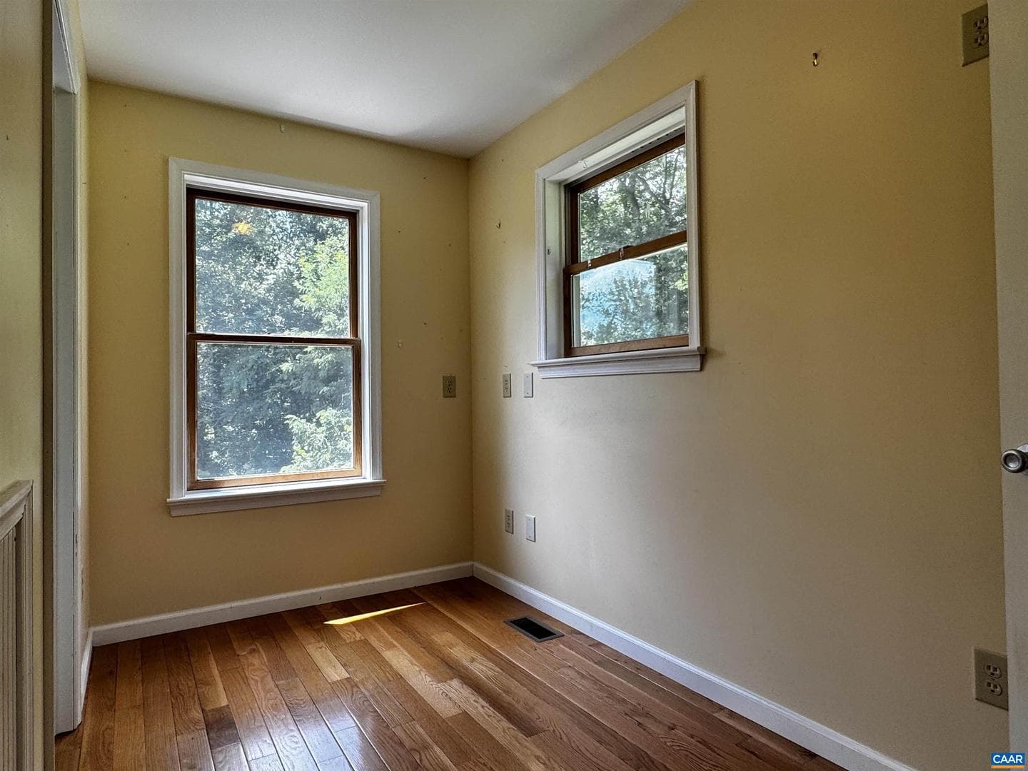 686 Snow Mountain Rd photo 29