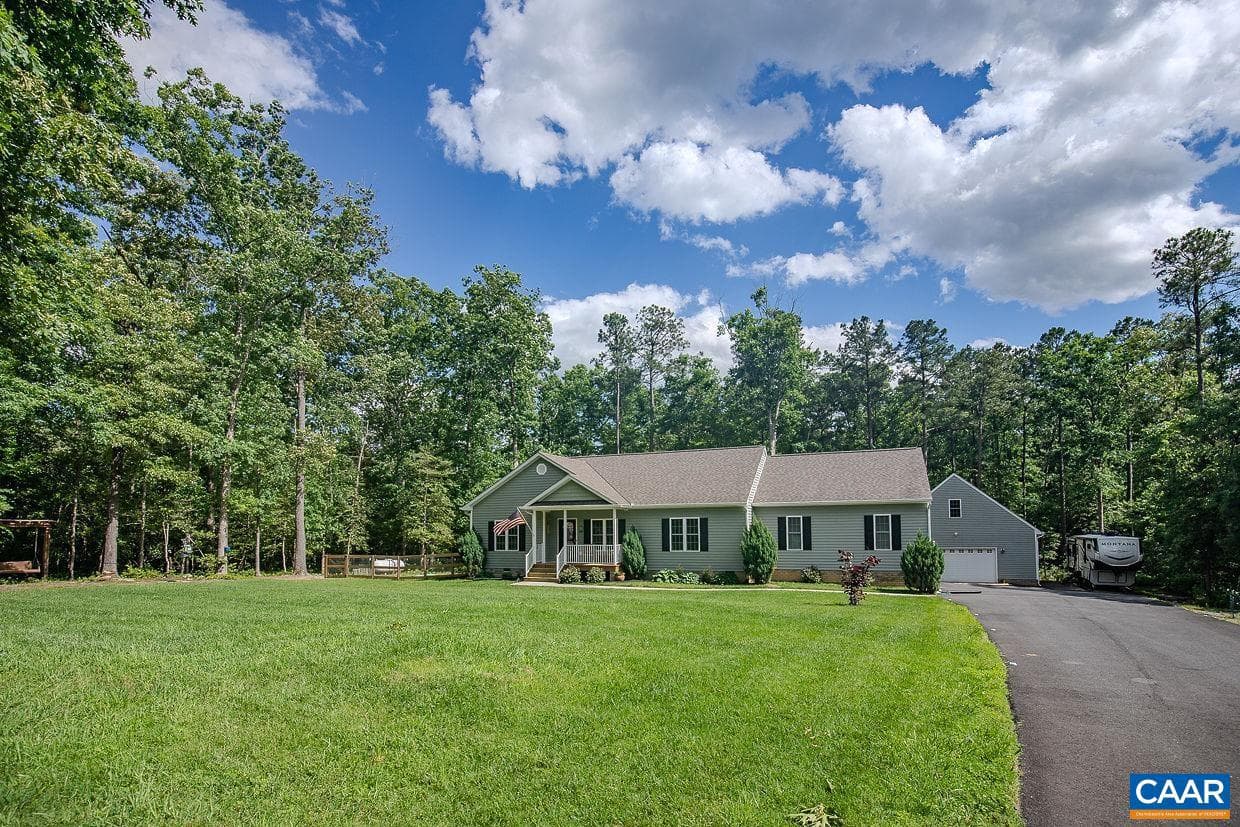 5001 Hunters Meadow Pl photo 2
