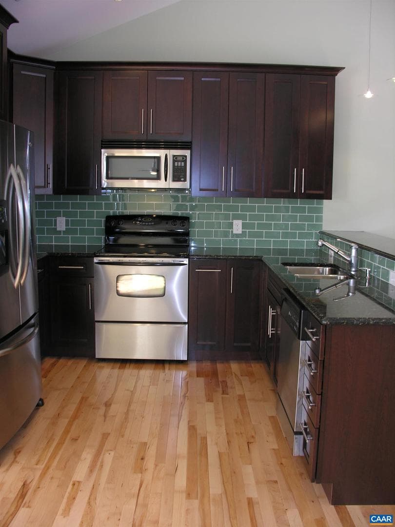 101 Sterling Dr photo 16