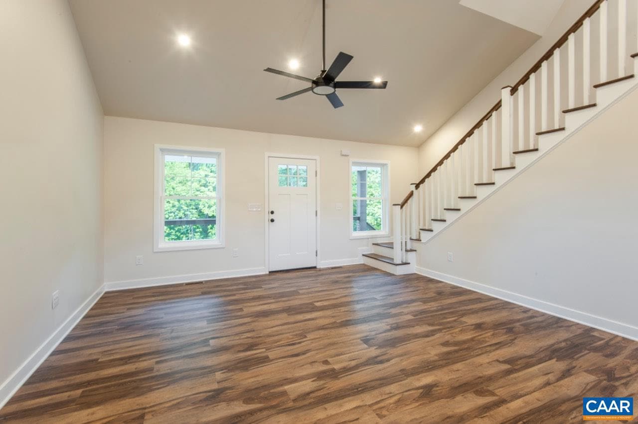 205 League Ln photo 10