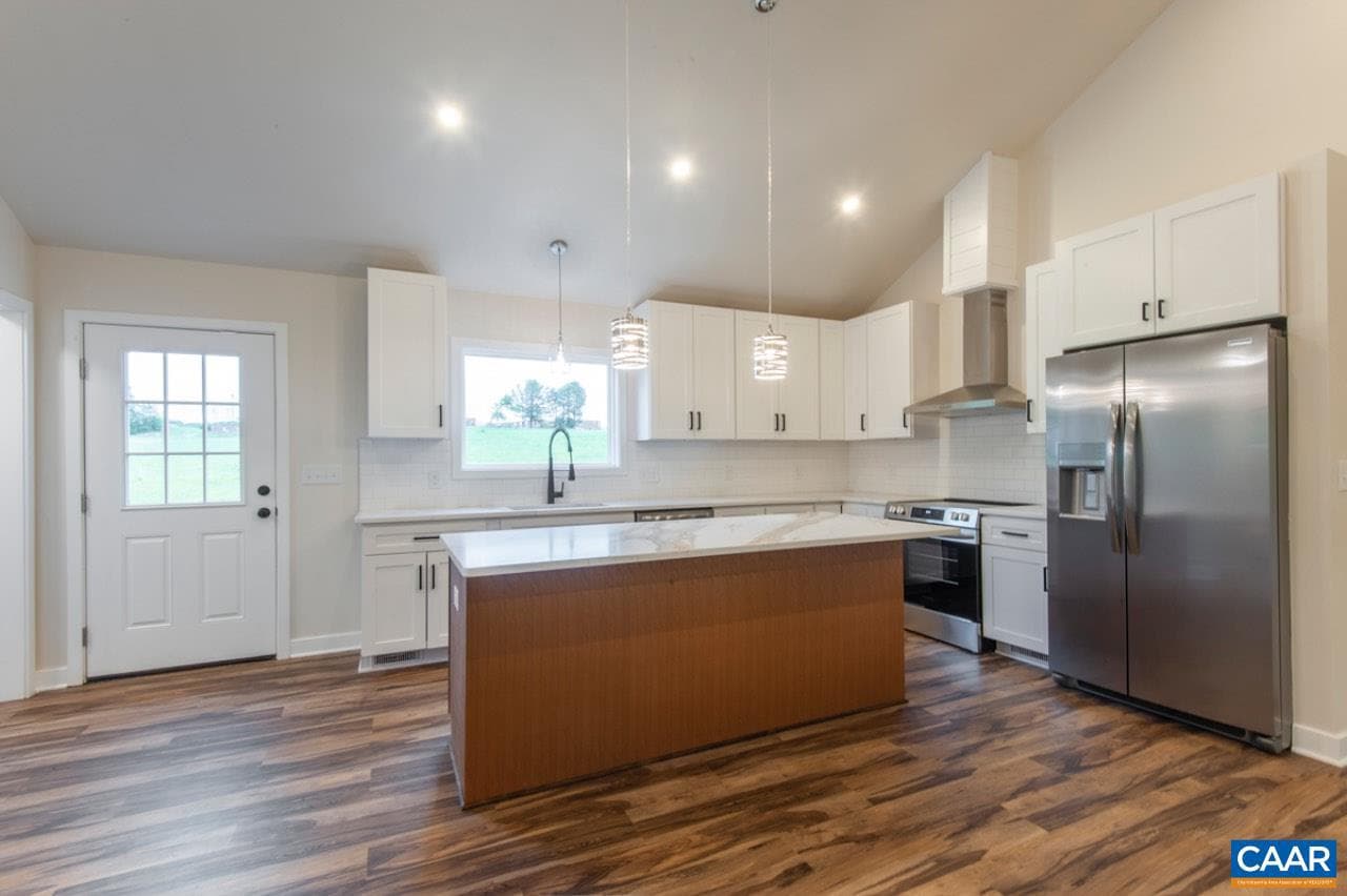 205 League Ln photo 14
