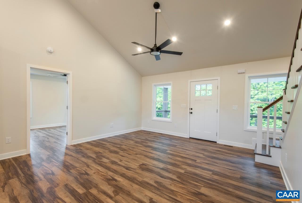 205 League Ln photo 9