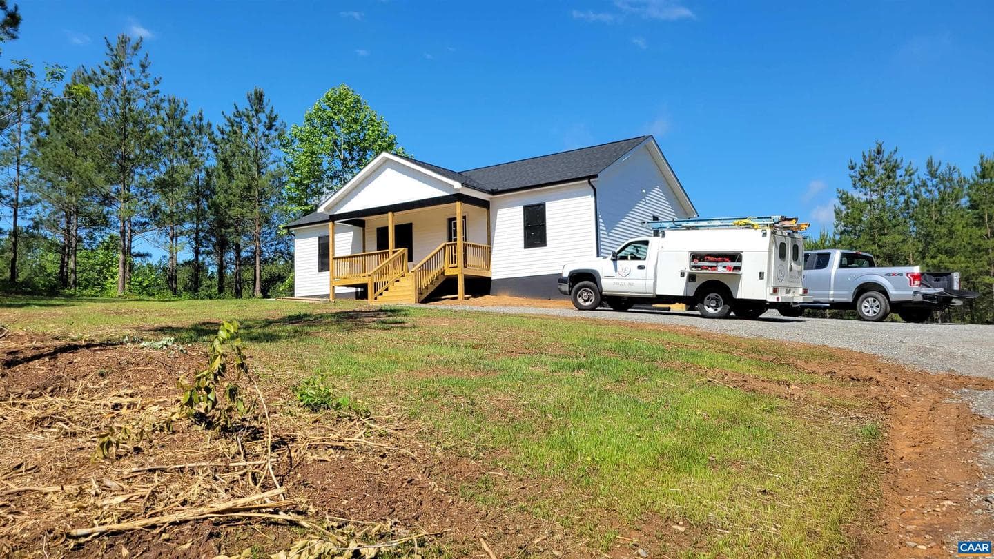 1217 Cedar Hill Rd photo 2