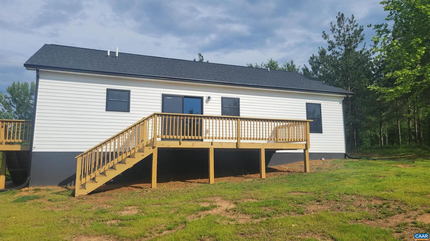 1217 Cedar Hill Rd photo 3