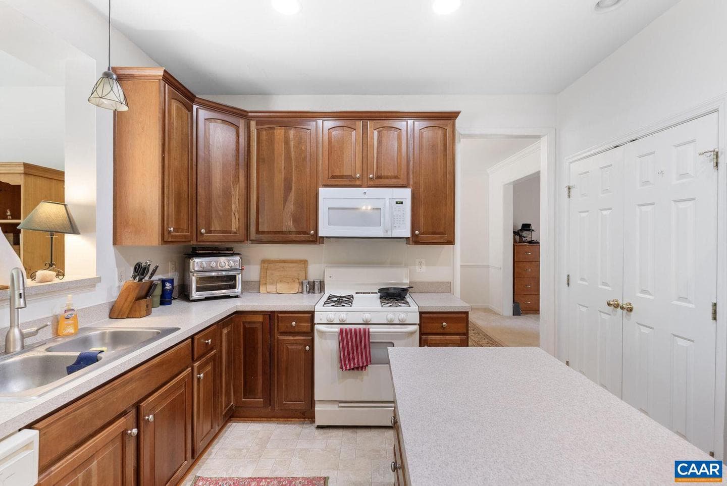 172 Carter Ln photo 10