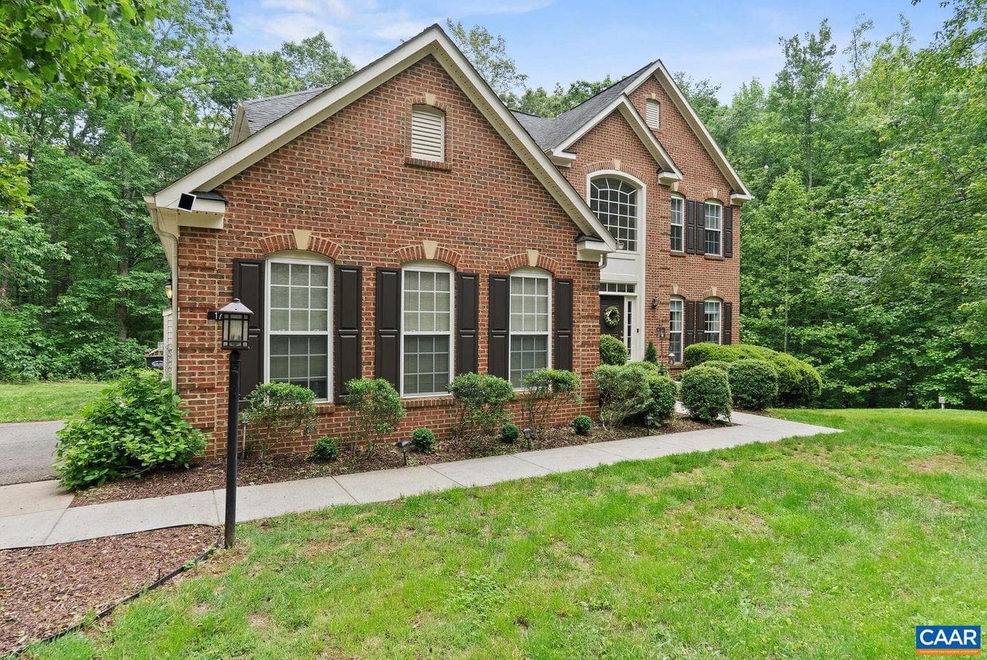 172 Carter Ln photo 2