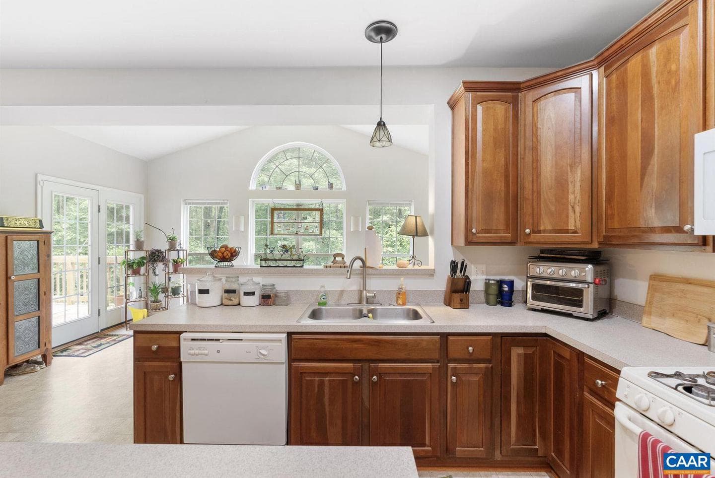 172 Carter Ln photo 9
