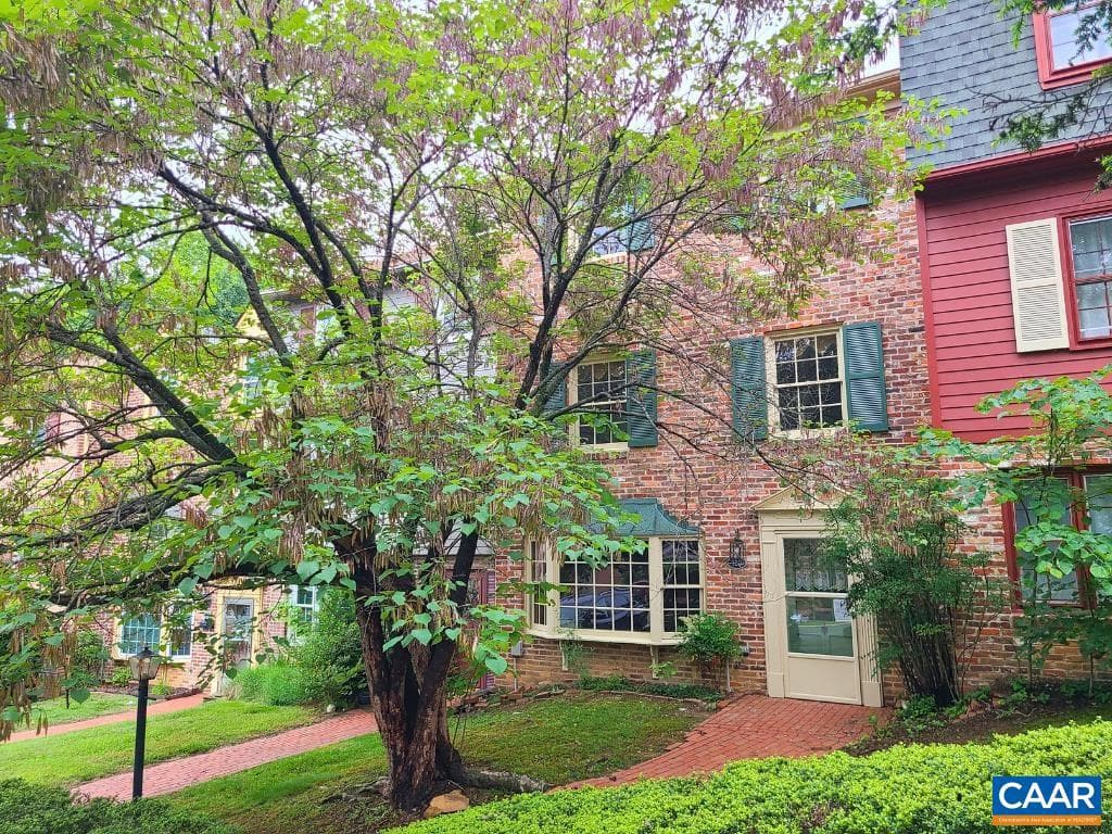 120 Georgetown Green photo 3