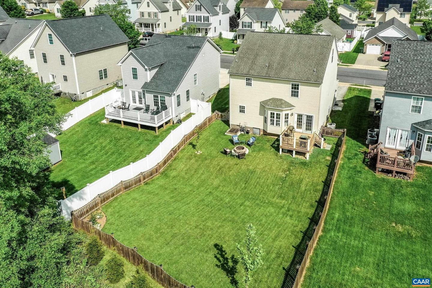 332 Overview St photo 2