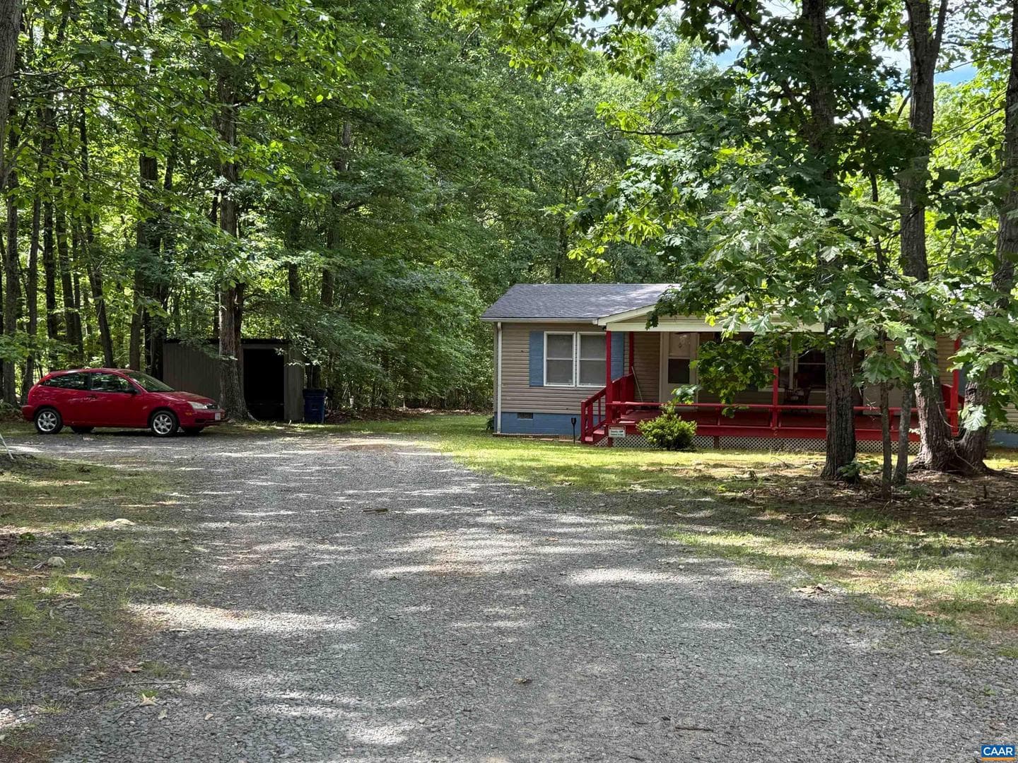 579 Glenmore Rd photo 1