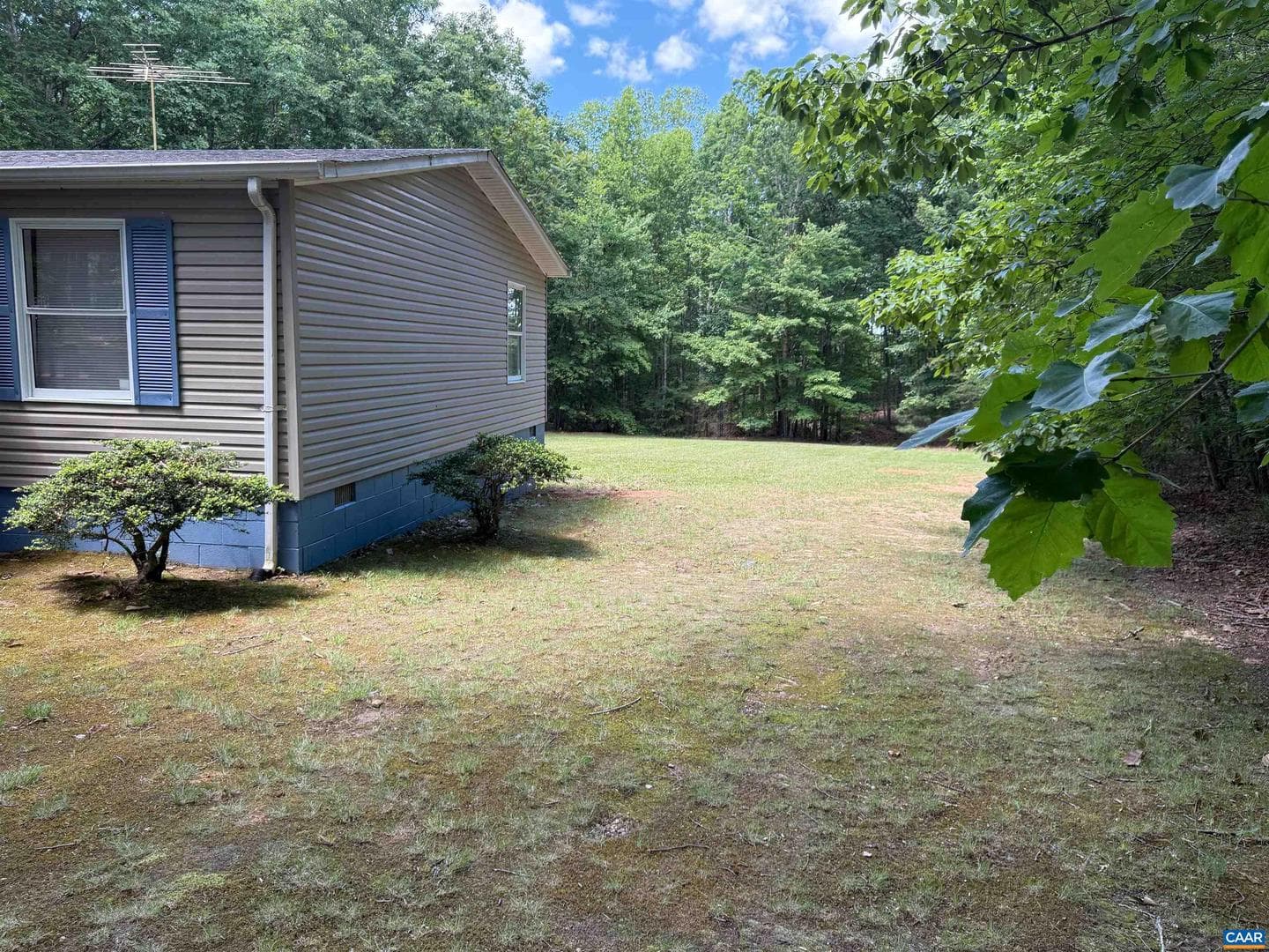 579 Glenmore Rd photo 7