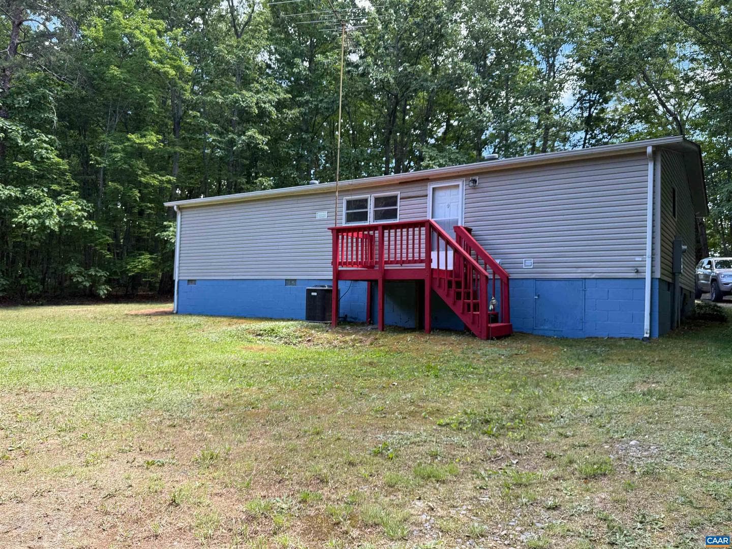 579 Glenmore Rd photo 9