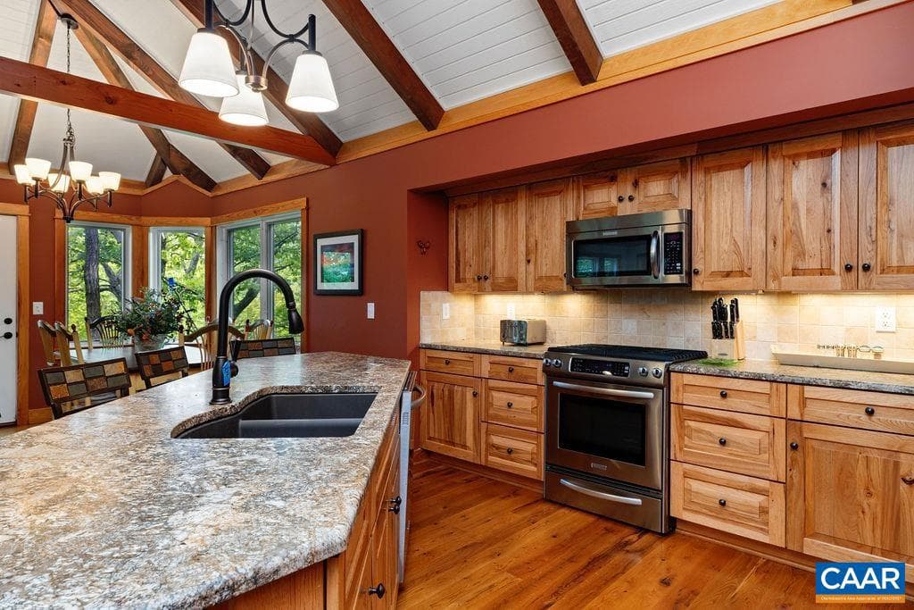 201 Pinnacle Dr photo 12
