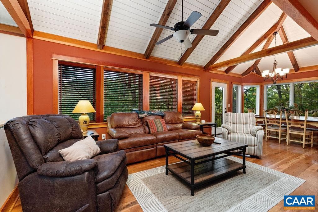 201 Pinnacle Dr photo 16