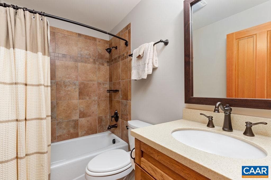 201 Pinnacle Dr photo 22