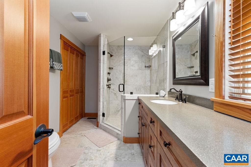 201 Pinnacle Dr photo 25