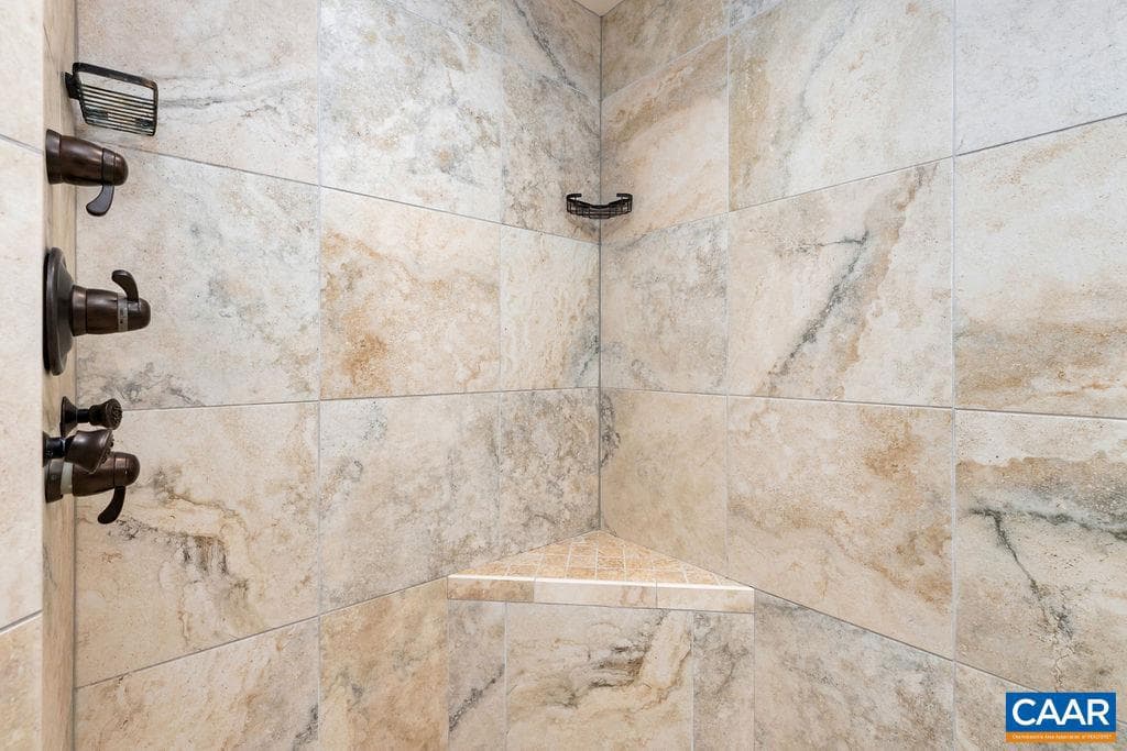 201 Pinnacle Dr photo 28