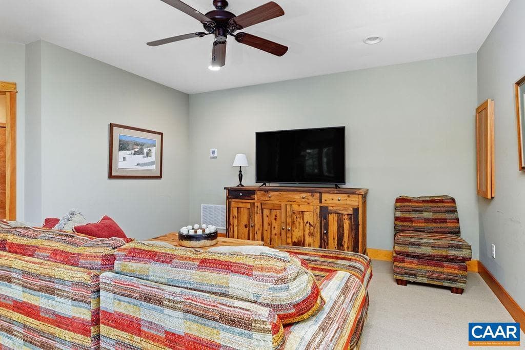 201 Pinnacle Dr photo 38