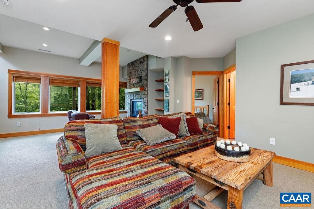 201 Pinnacle Dr photo 40