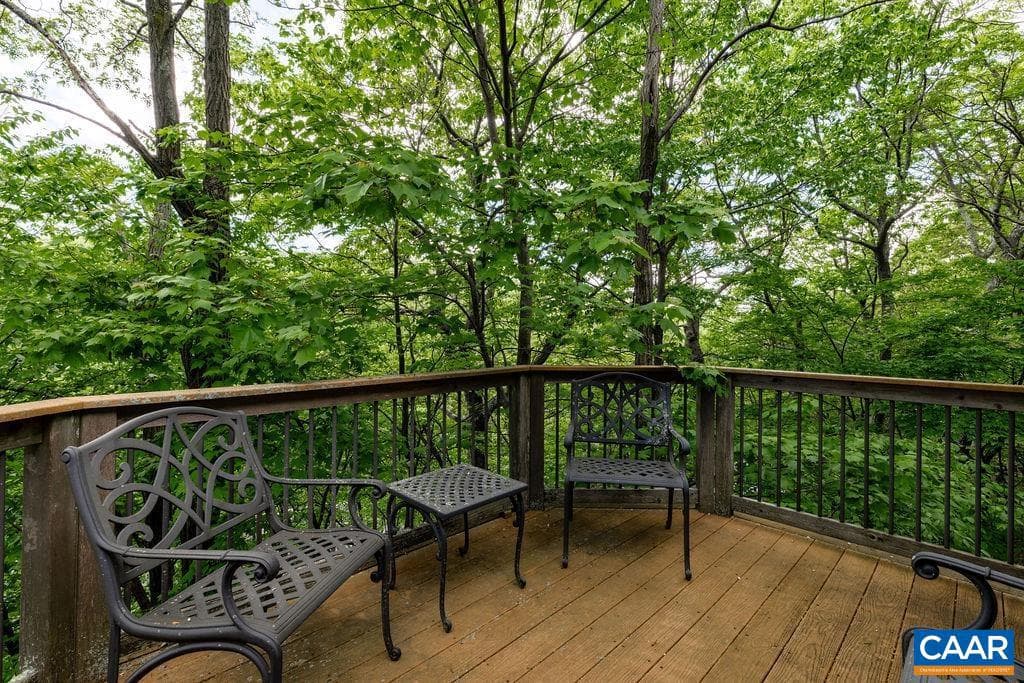 201 Pinnacle Dr photo 6