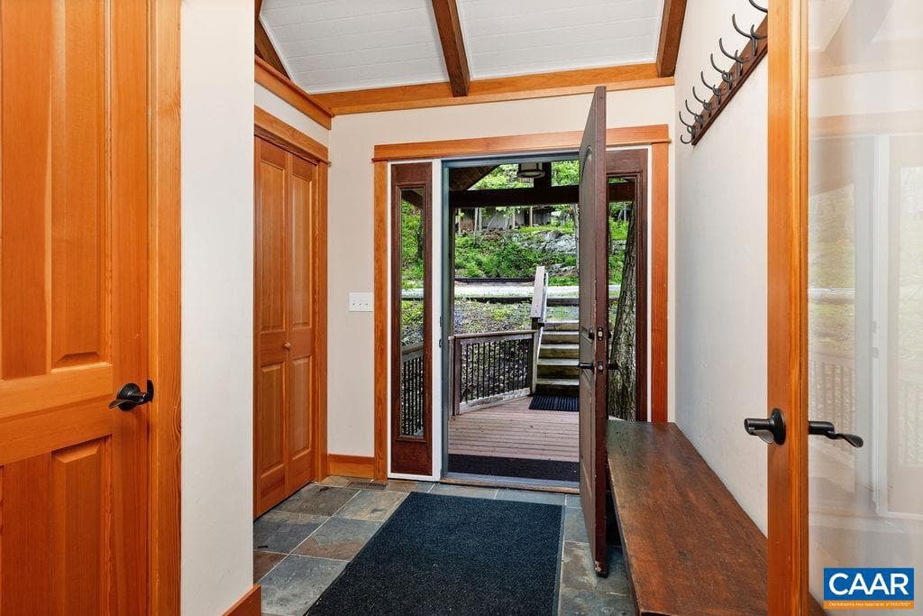 201 Pinnacle Dr photo 7