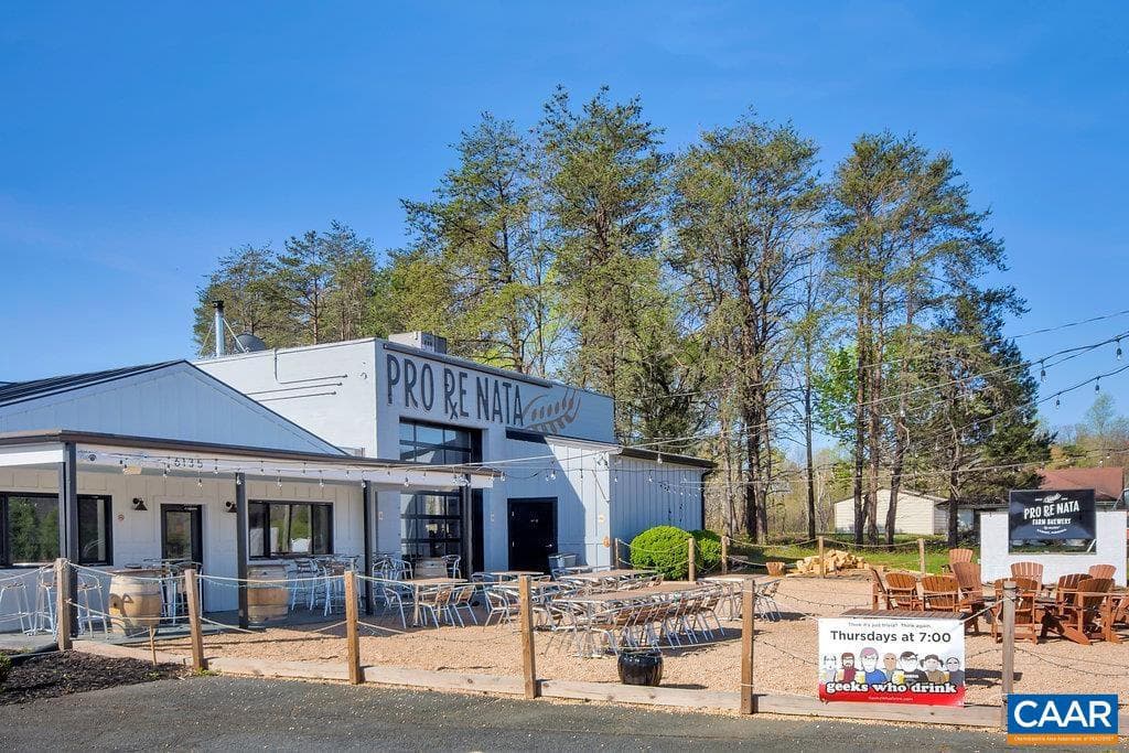 2022 Larkin Ave photo 29