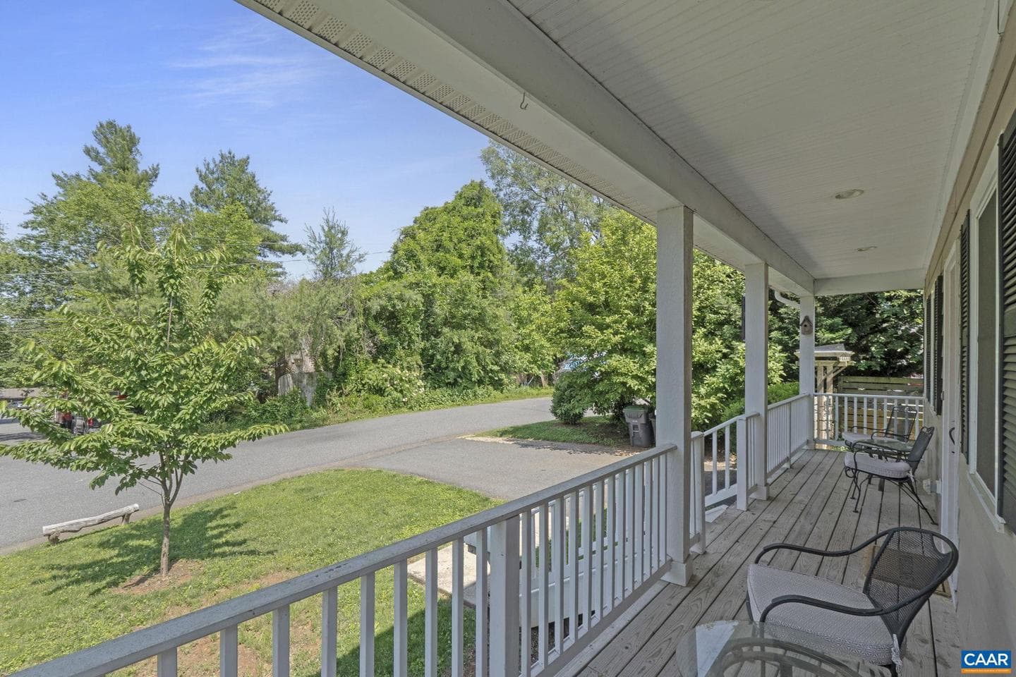 1012 Locust Ln photo 5