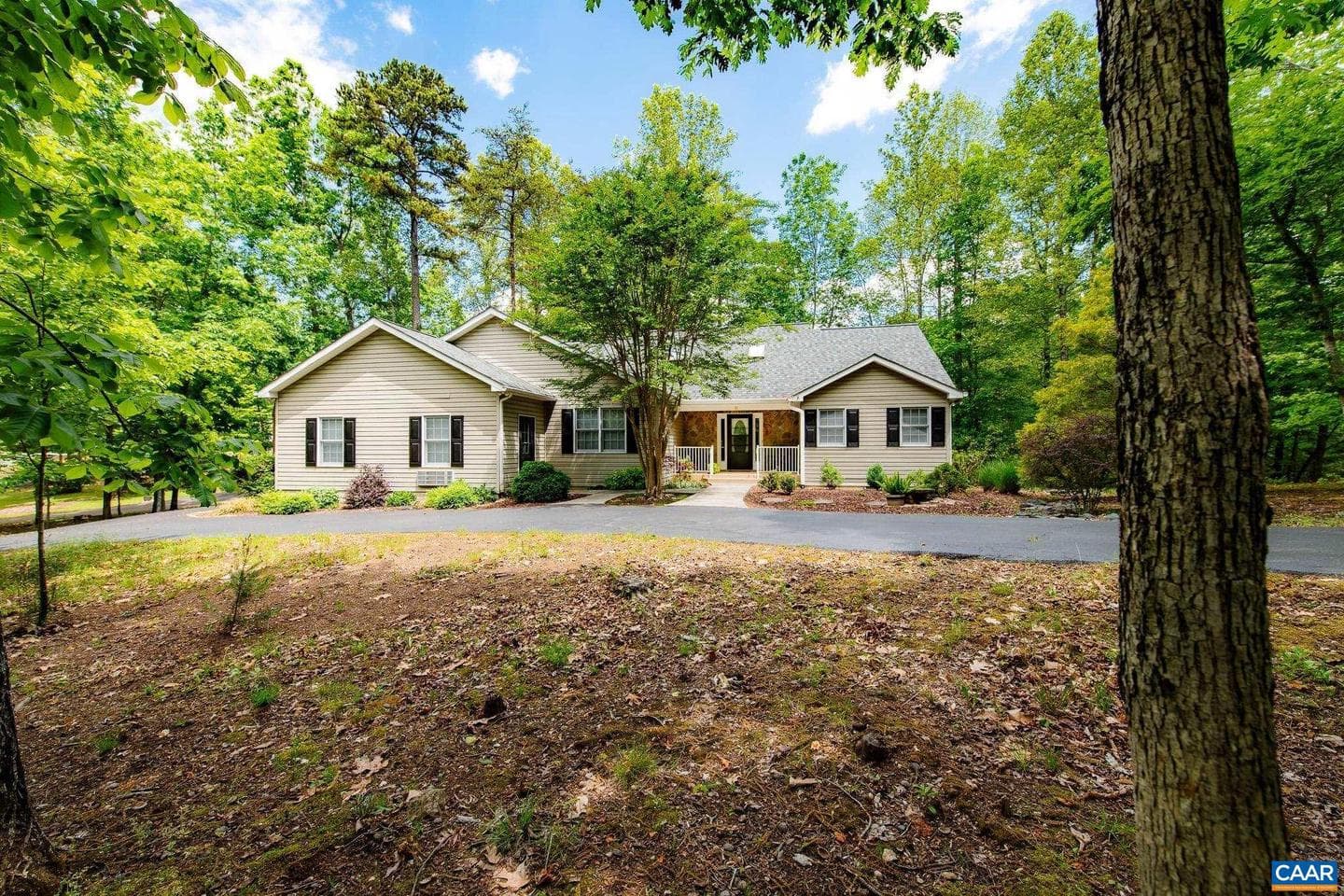 61 Wildwood Dr photo 2