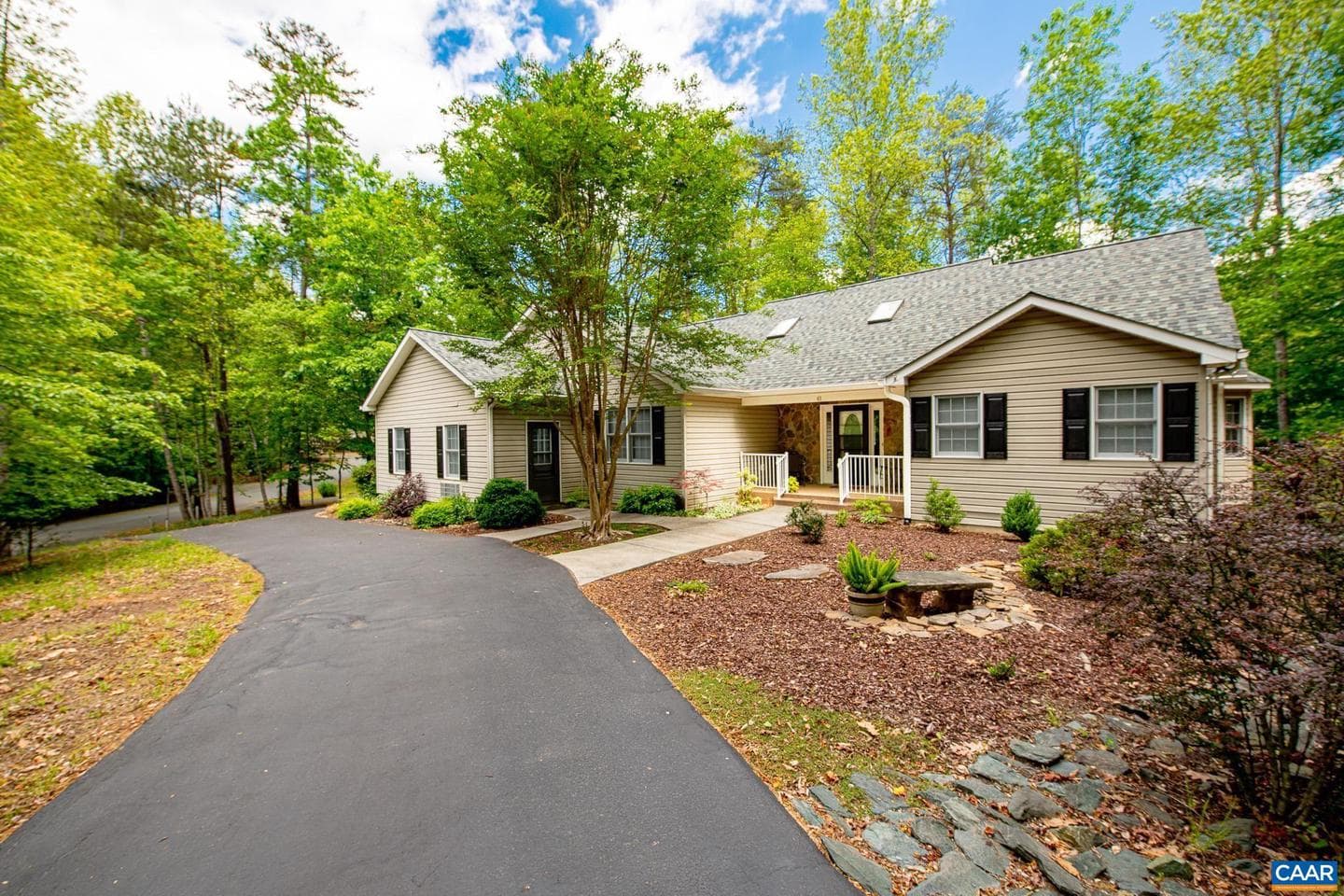 61 Wildwood Dr photo 3