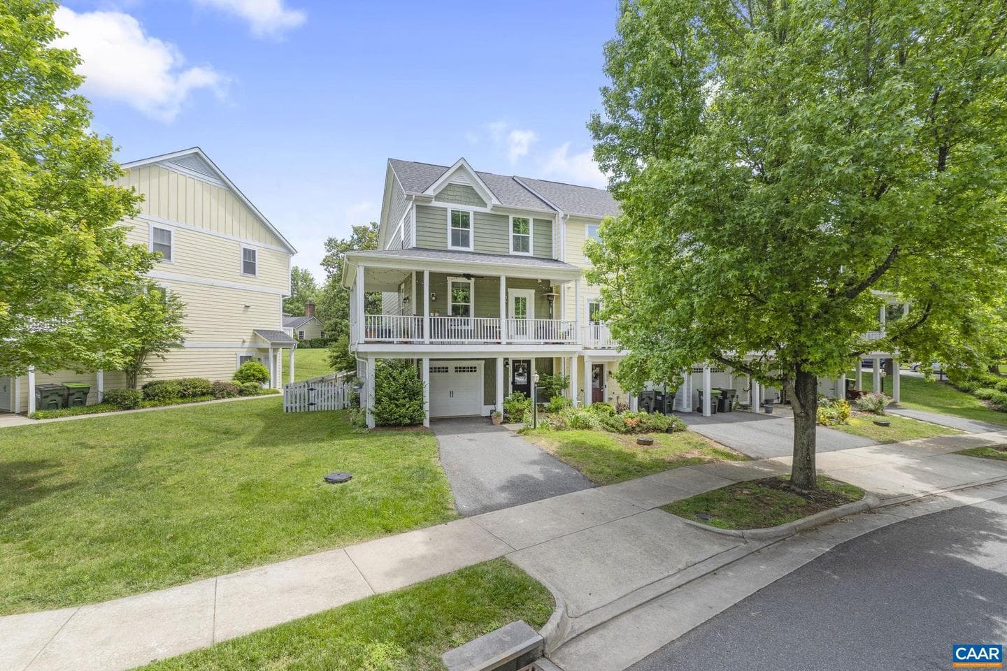 1692 Wickham Way photo 2