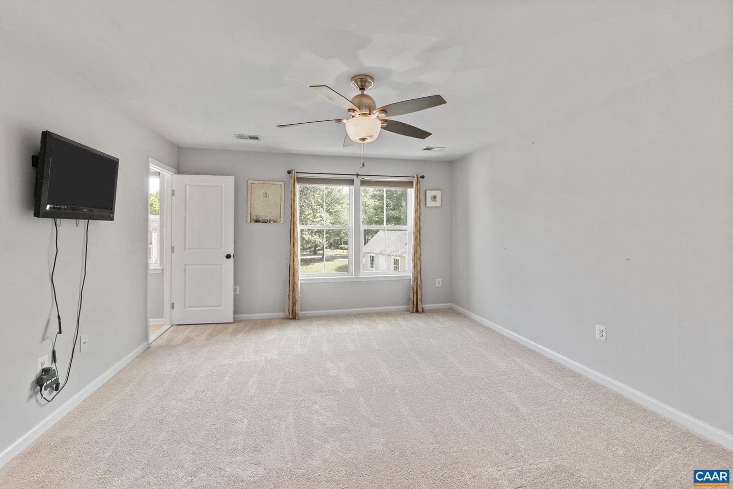 1692 Wickham Way photo 26