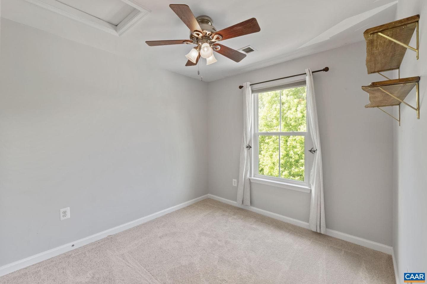 1692 Wickham Way photo 31