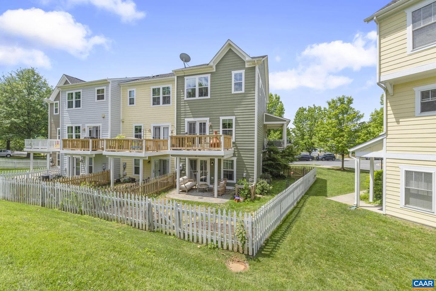 1692 Wickham Way photo 40