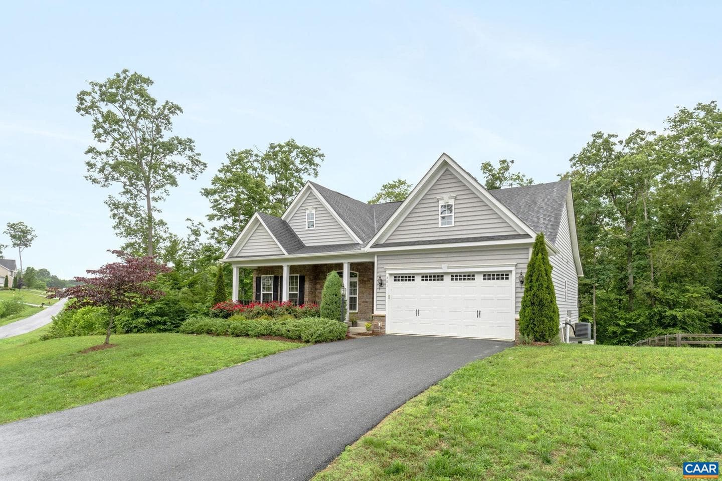 281 Manor Blvd photo 2