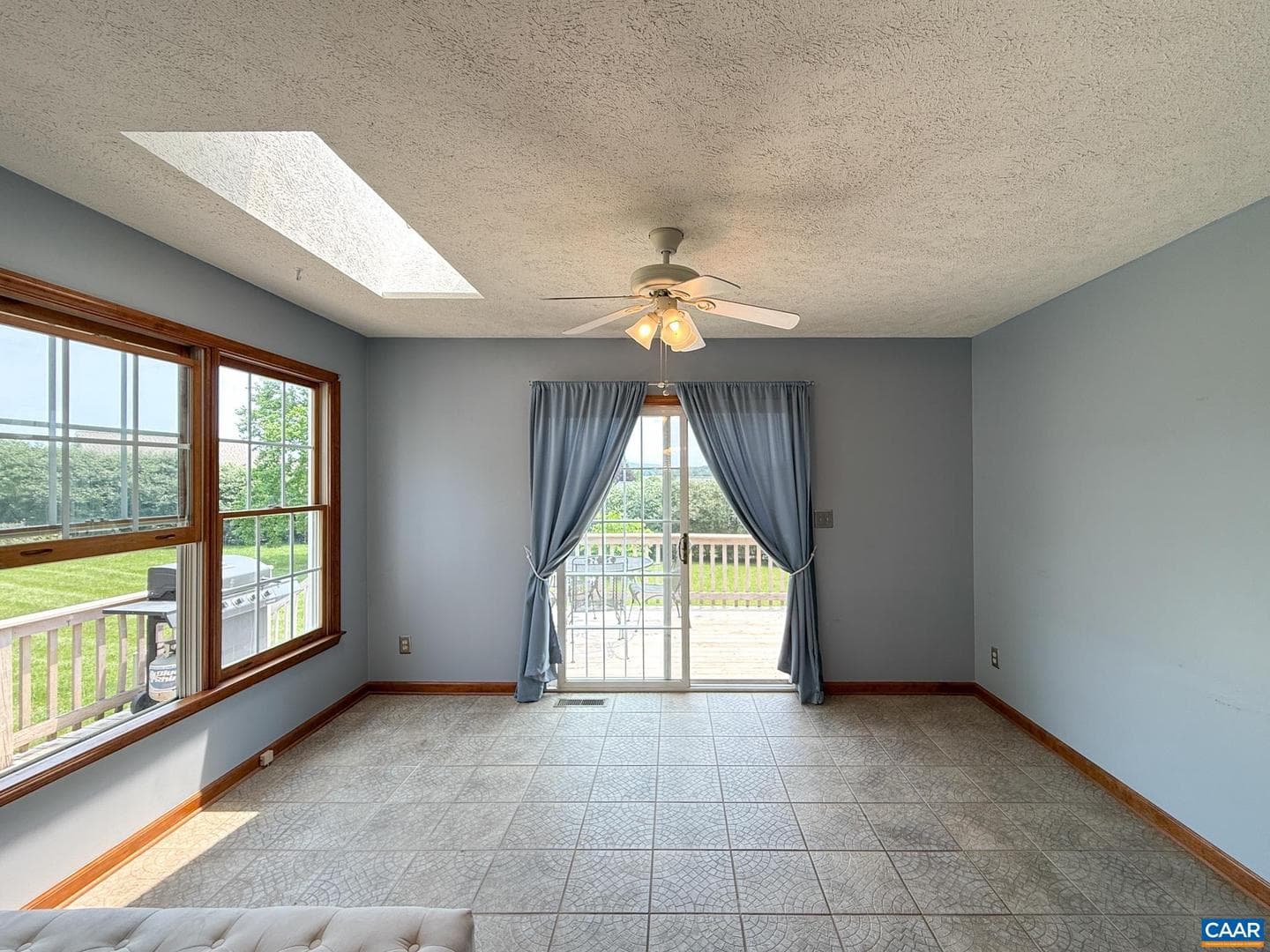 13 Logan Ln photo 12