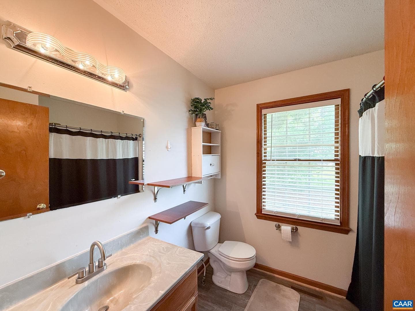 13 Logan Ln photo 21