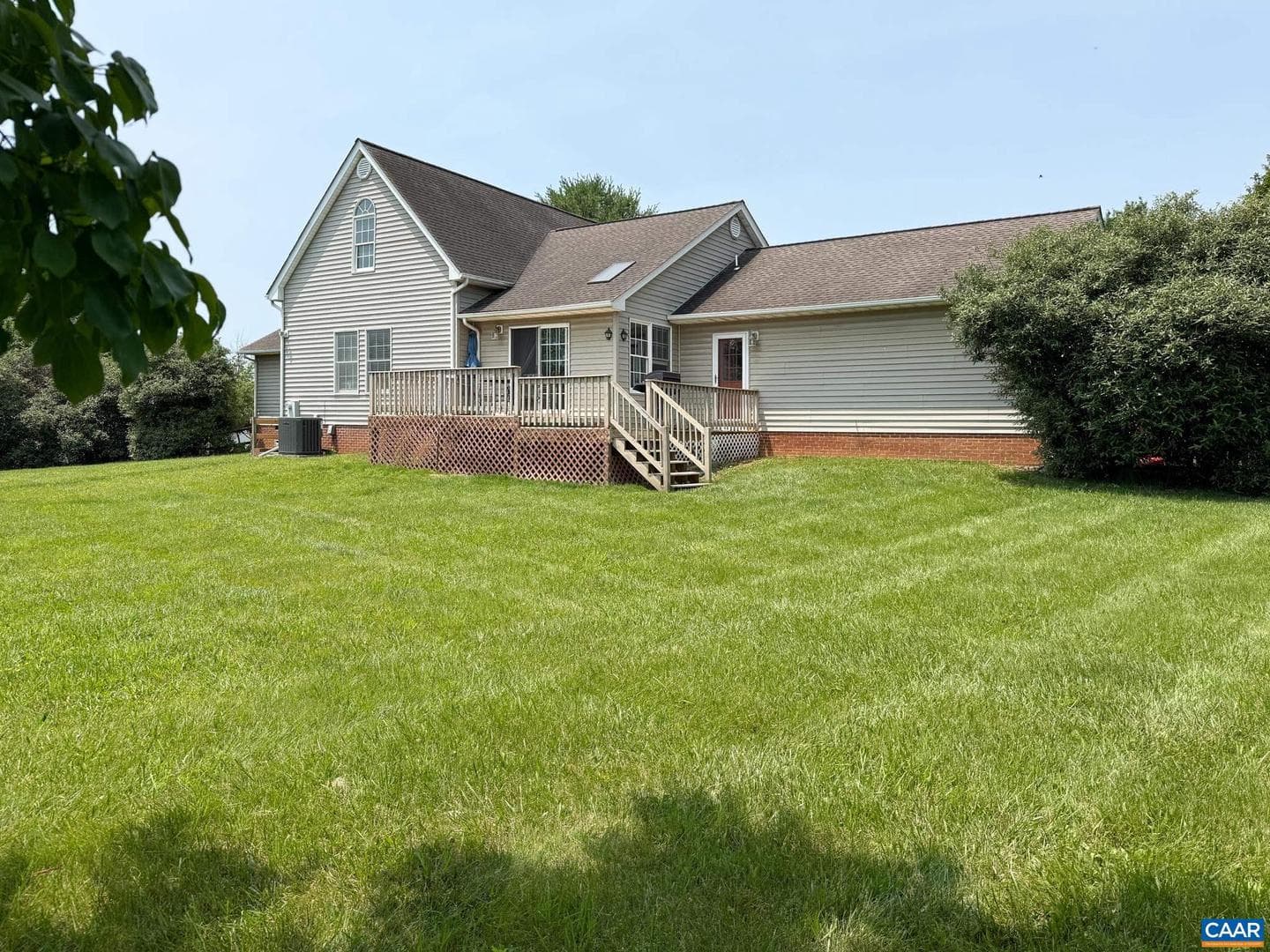 13 Logan Ln photo 4