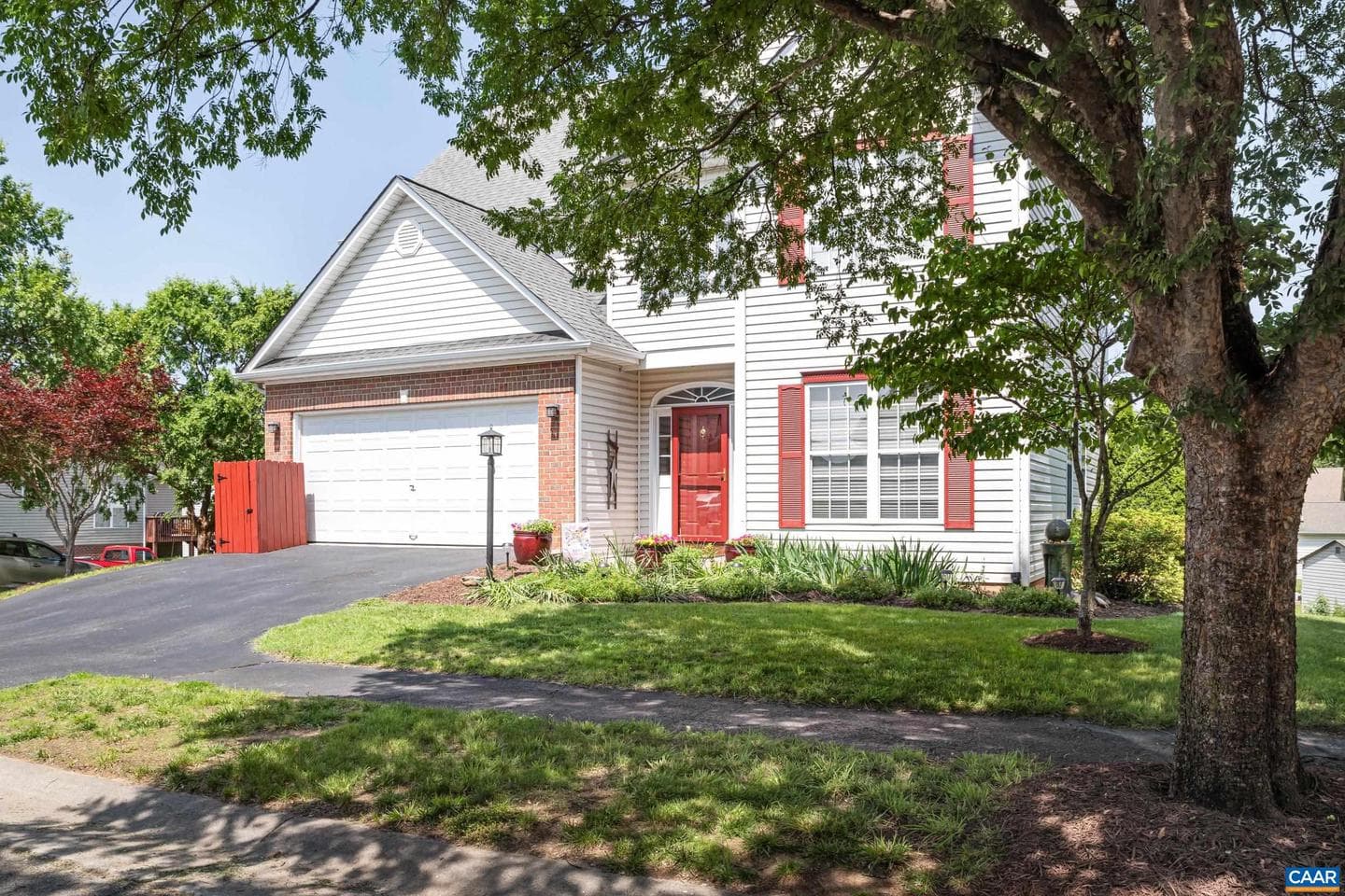 353 Bayberry Way photo 2