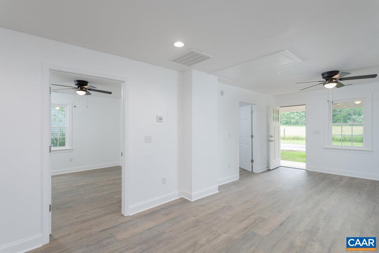 30 Bear St photo 18