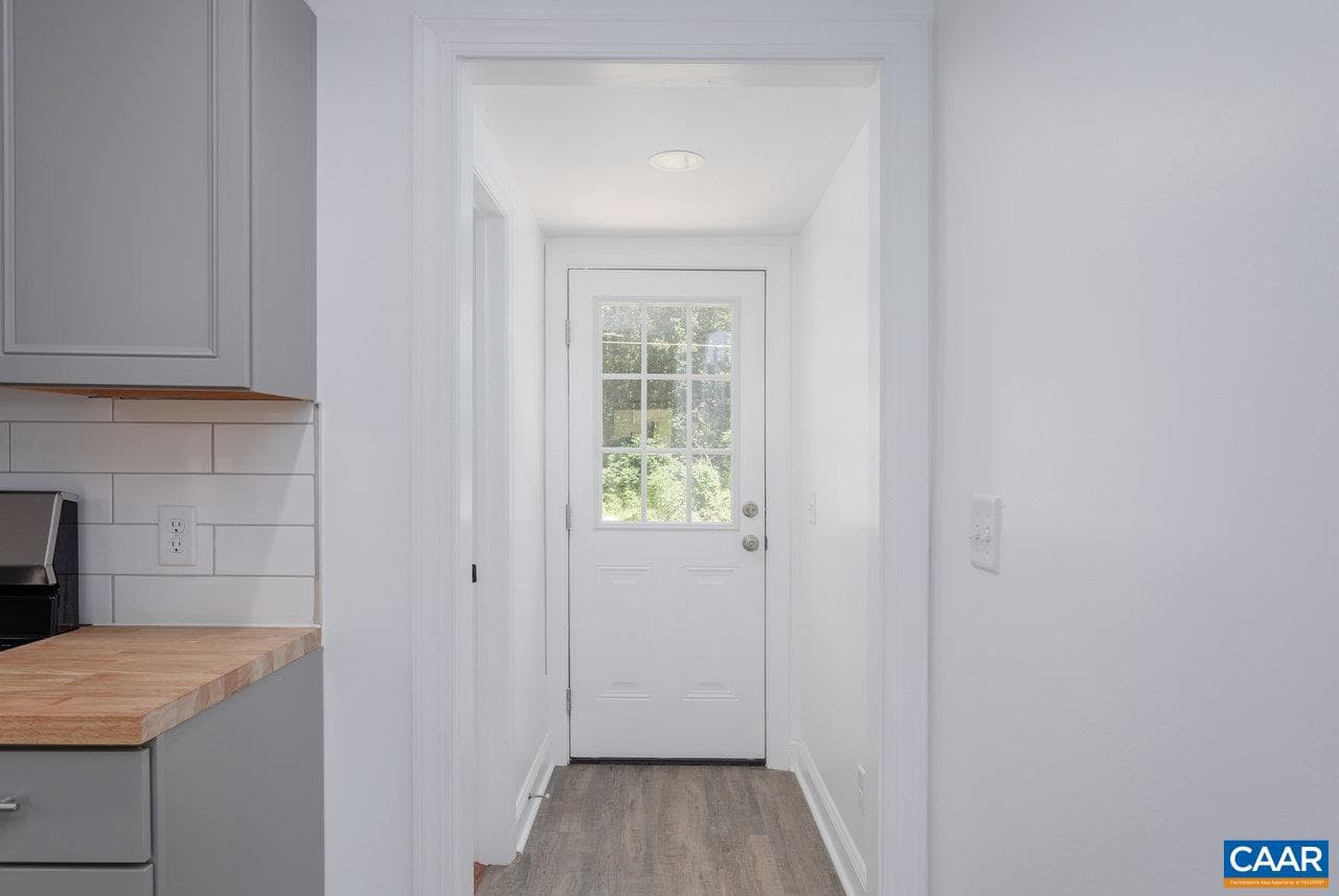 30 Bear St photo 33