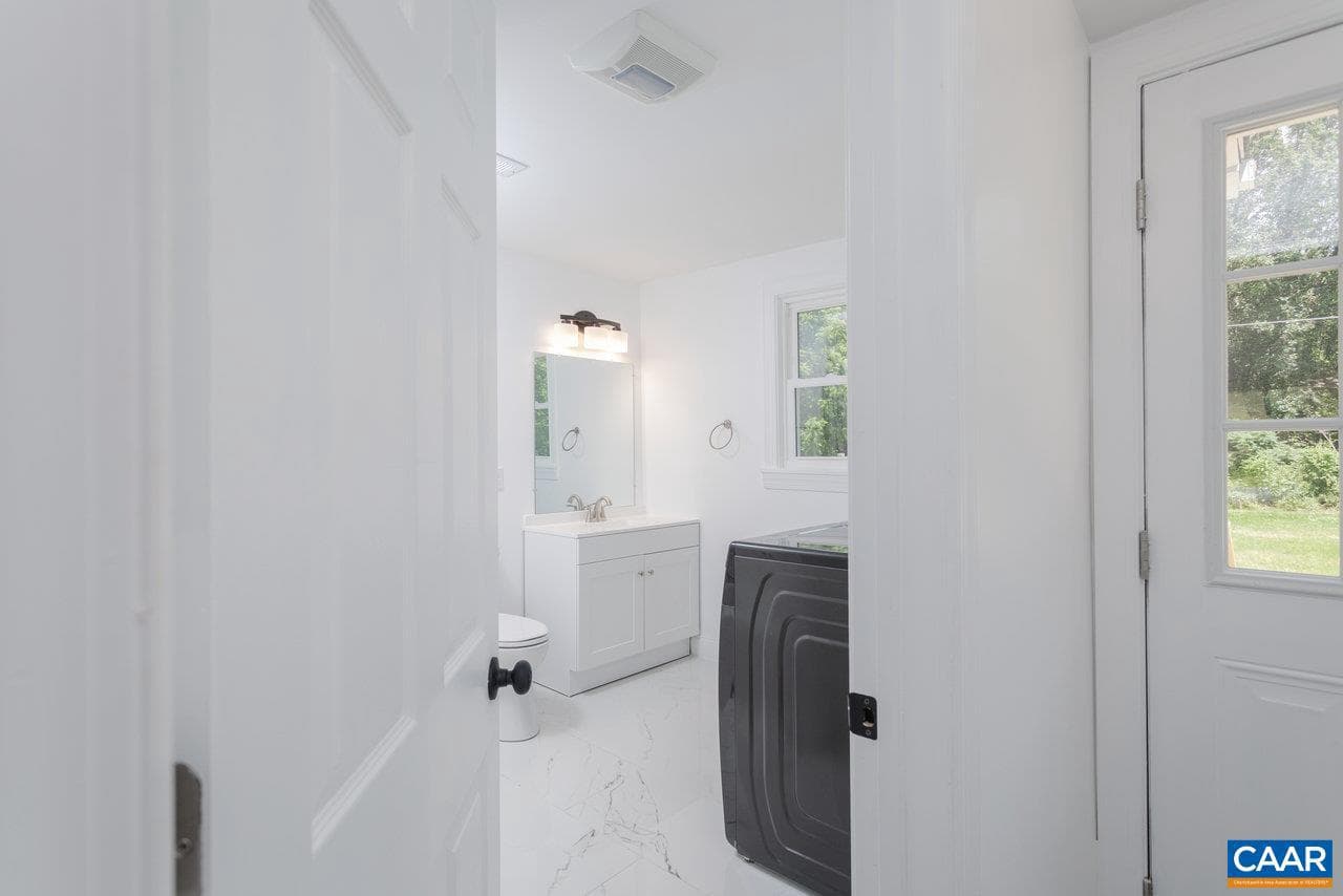 30 Bear St photo 34