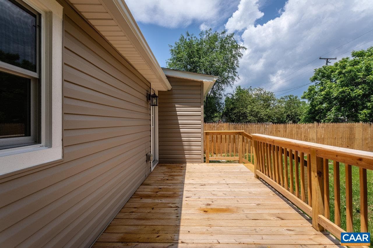 30 Bear St photo 44