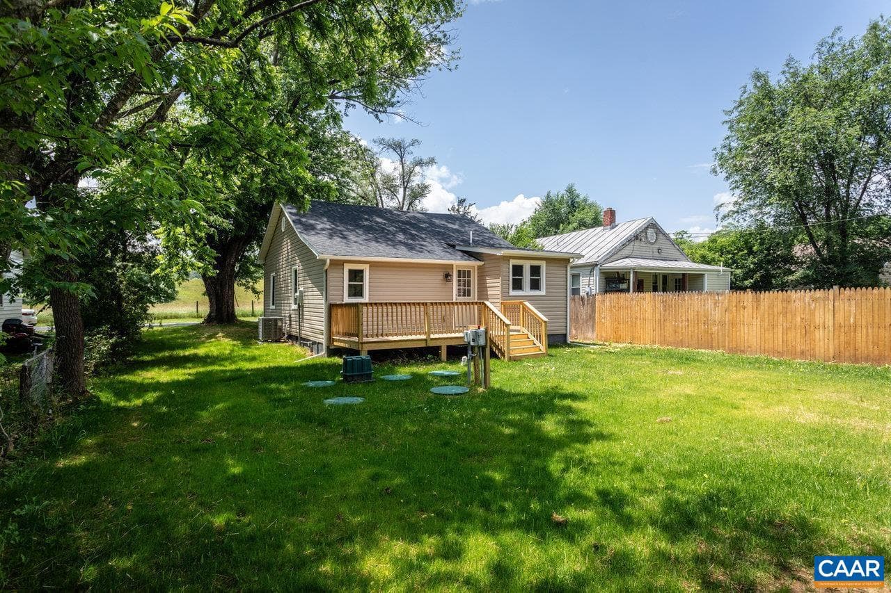 30 Bear St photo 45