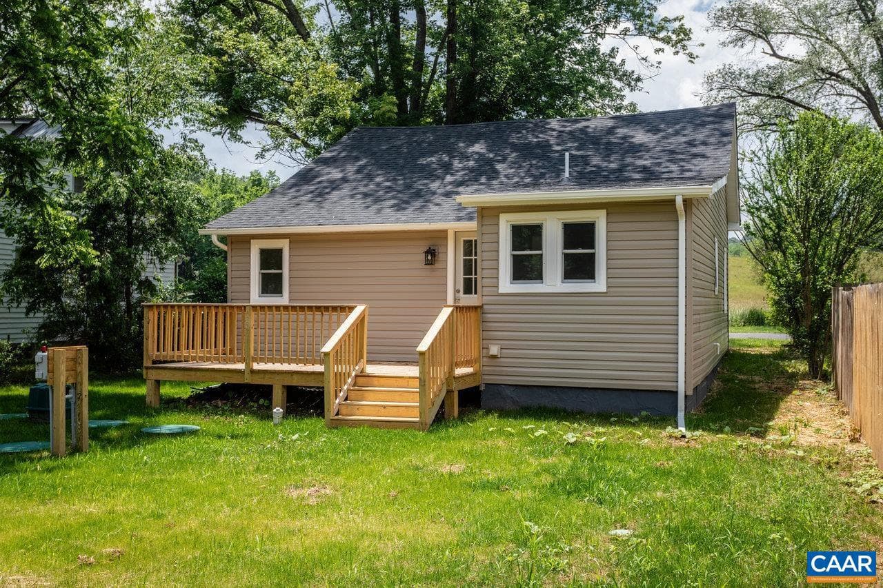 30 Bear St photo 48