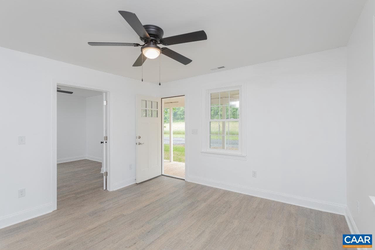 30 Bear St photo 5